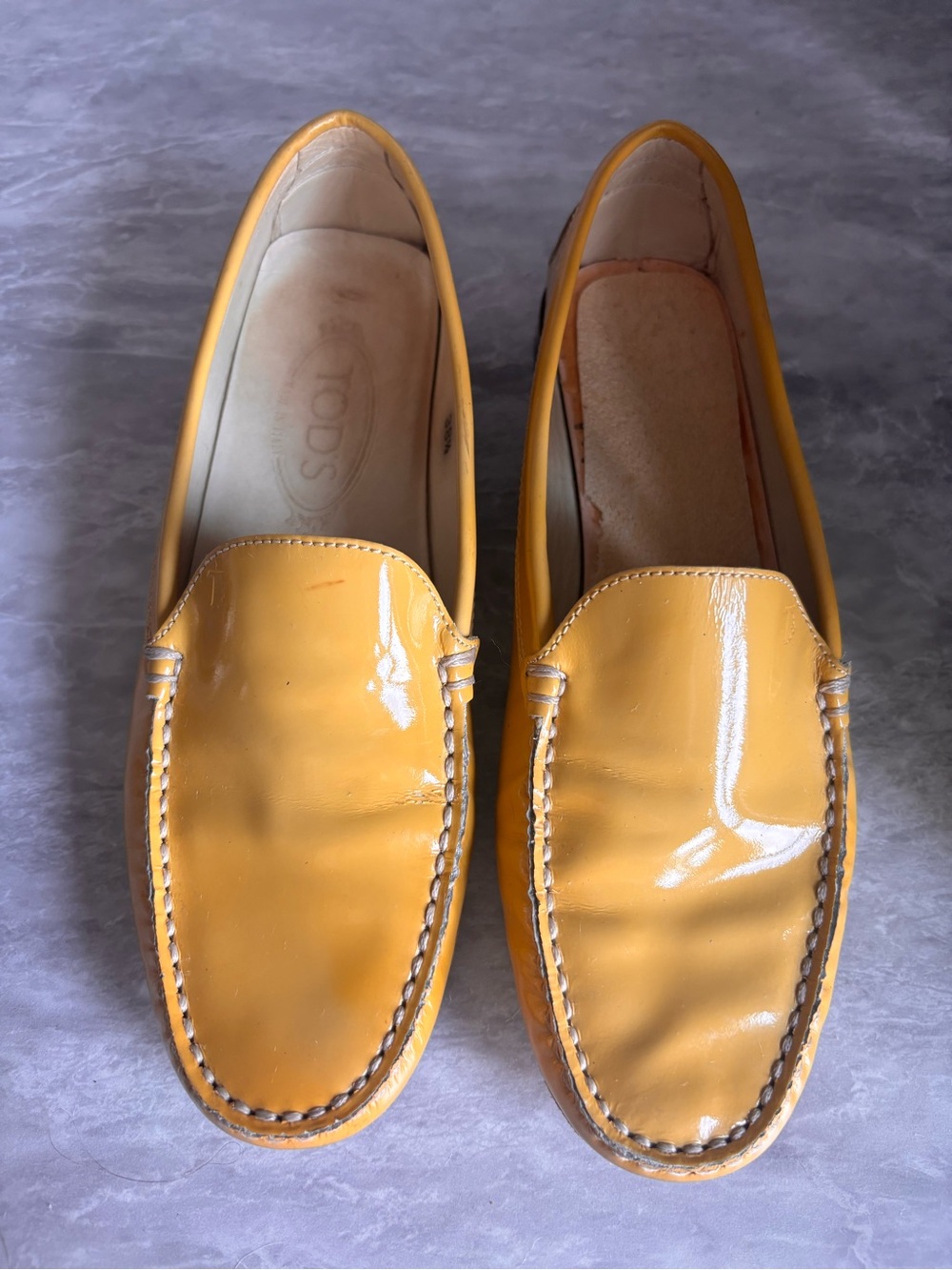 Tod’s Women’s Flat Driving Shoe Loafer yellow Patent Leather 38 1/2